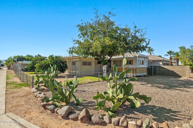 3-web-or-mls-2729 E Juniper Ave--1