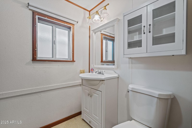 9-web-or-mls-2729 E Juniper Ave--9