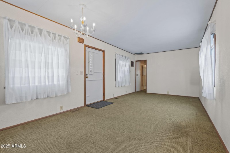 20-web-or-mls-2729 E Juniper Ave--19