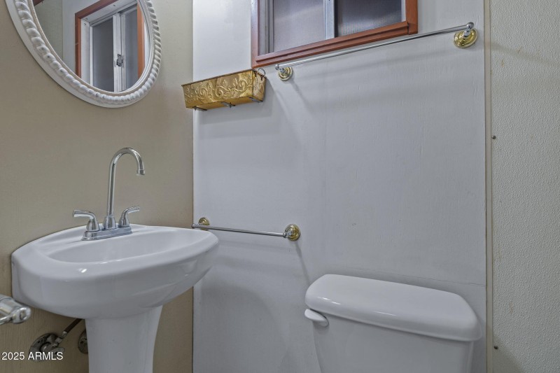 29-web-or-mls-2729 E Juniper Ave--29