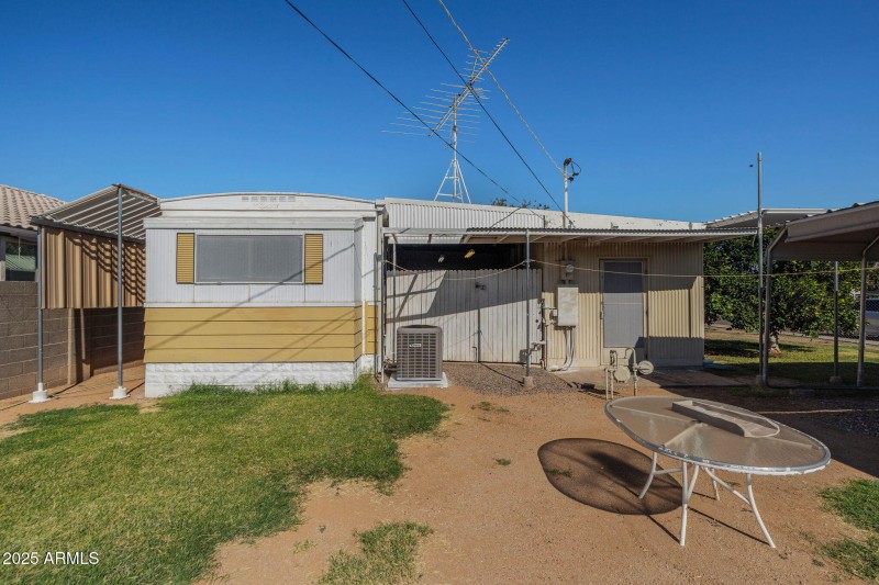 42-web-or-mls-2729 E Juniper Ave--42