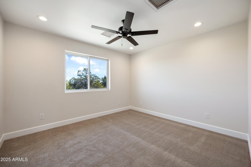 2268RoundaboutCir-HeberOvergaardAZ-32