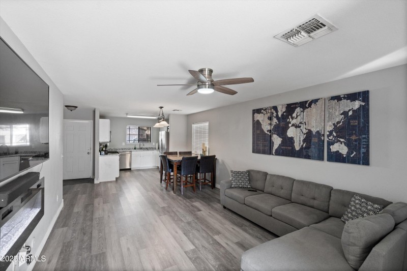 03-Living to Kitchen