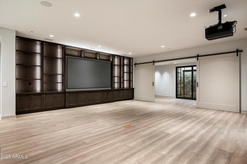 033_Living Room Projector