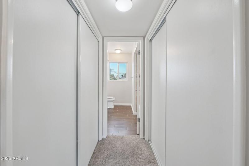 19-web-or-mls-N 20th St 201-S1011-019