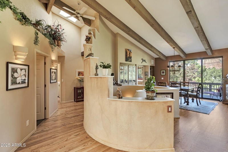 Interior_Entrance View