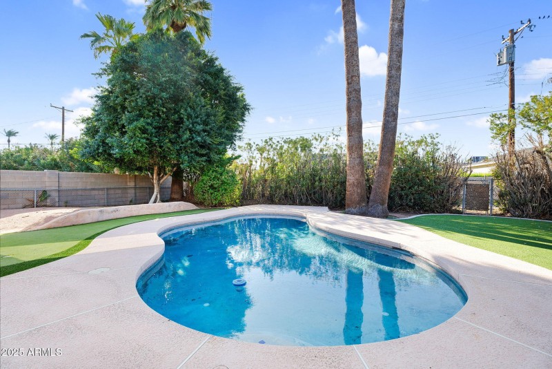 44-web-or-mls-3420 N 45th st-48