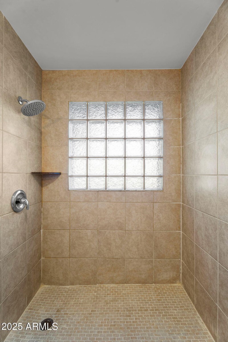 38-web-or-mls-3420 N 45th st-40