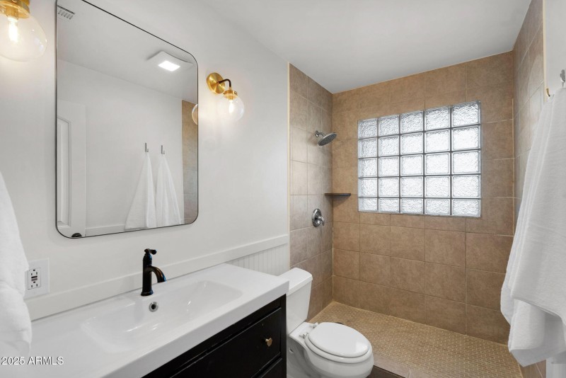 37-web-or-mls-3420 N 45th st-39