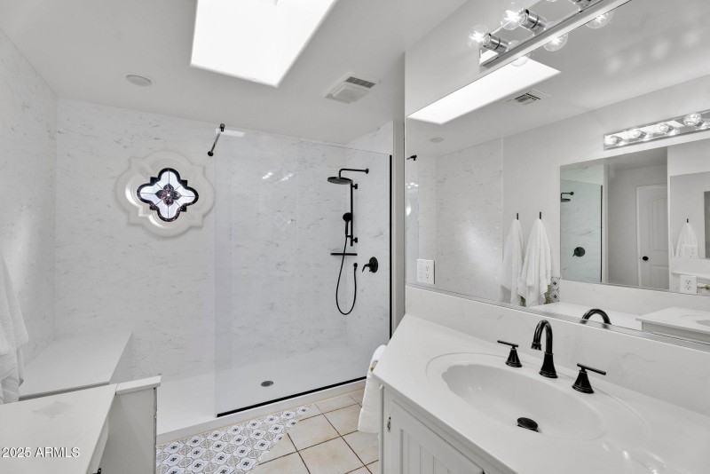 29-web-or-mls-3420 N 45th st-32