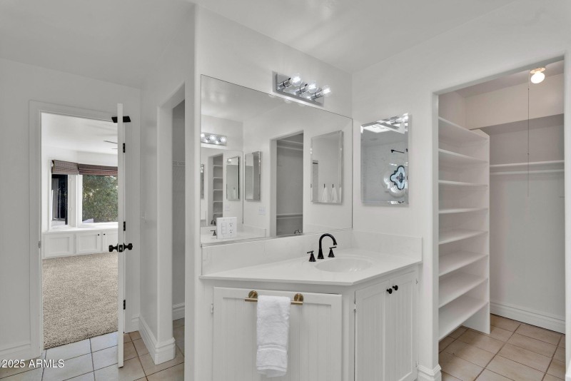 28-web-or-mls-3420 N 45th st-30