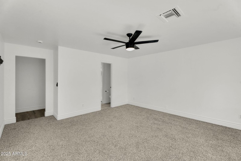 26-web-or-mls-3420 N 45th st-27