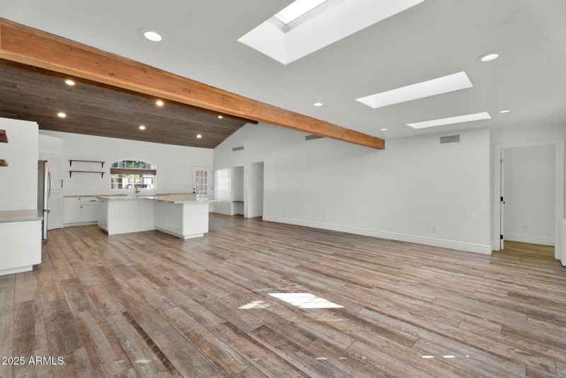 21-web-or-mls-3420 N 45th st-23