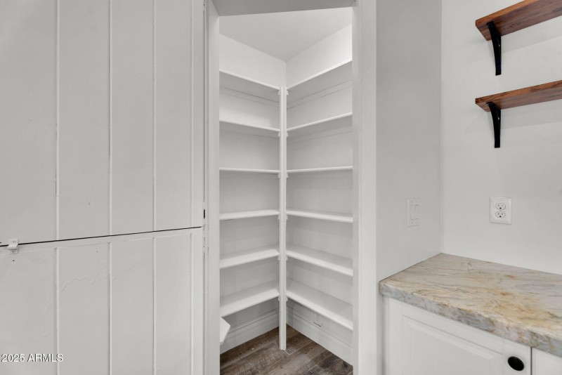 20-web-or-mls-3420 N 45th st-22