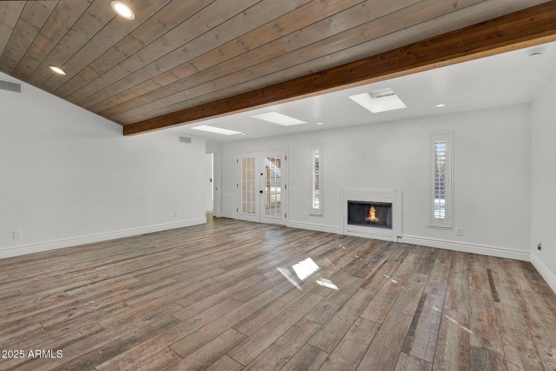 9-web-or-mls-3420 N 45th st-10