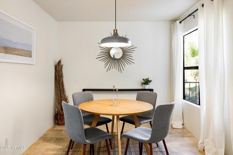 18-8787 E Mountain View Rd, #2040_18