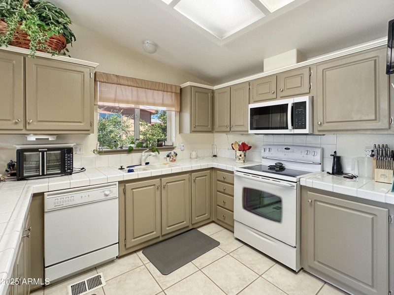 c95de7b4b757d8f30e9b068b460d267571562d11