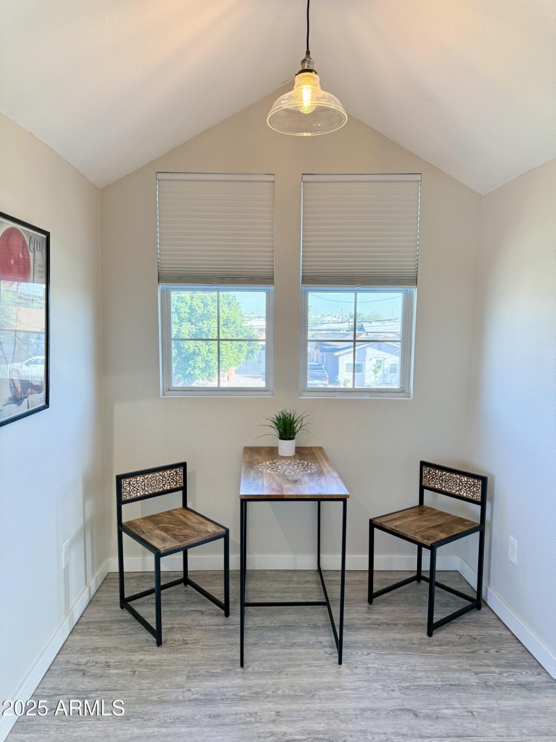 Upstairs ADU/Split Master Suite Option