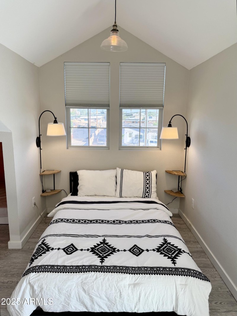 Upstairs ADU/Split Master Suite Option