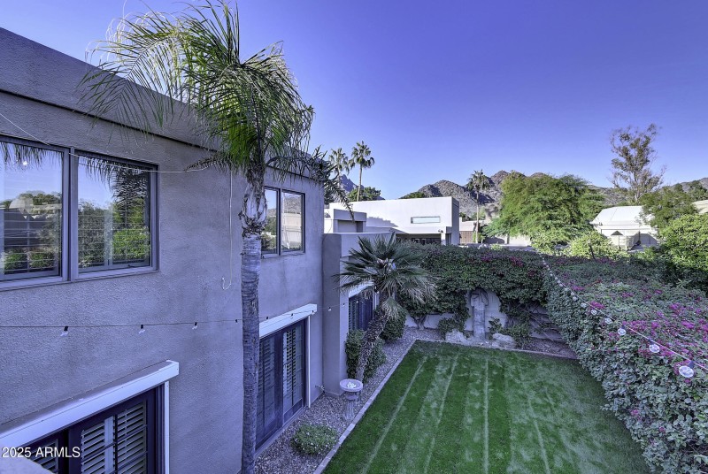 3050E Marlette Ave (11)