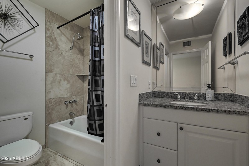 3050E Marlette Ave (34)