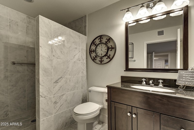 3050E Marlette Ave (60)