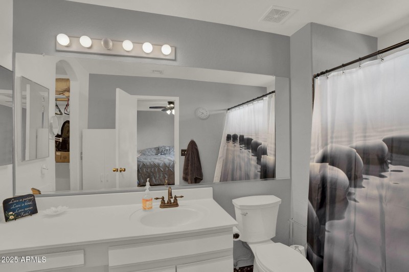 19-web-or-mls-3058 E Erie St-19