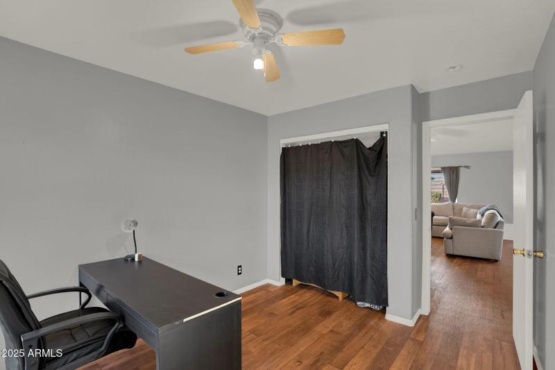 23-web-or-mls-3058 E Erie St-23