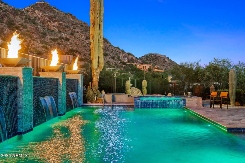 47pool and spa_twilight