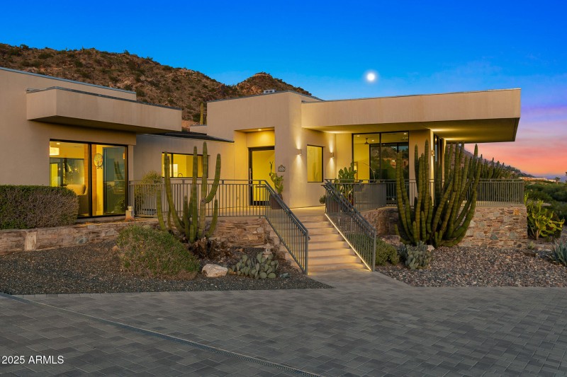 57front entrance_twilight