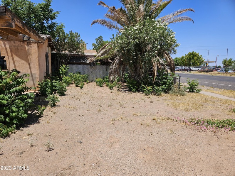 Front with street view