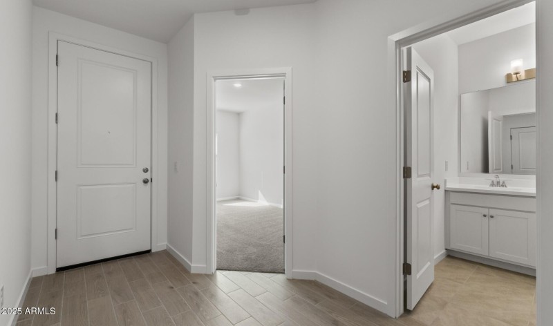 MR Lot #87 Foyer (Large)