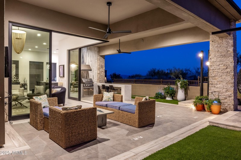 Corner Lot for Optimal Privacy