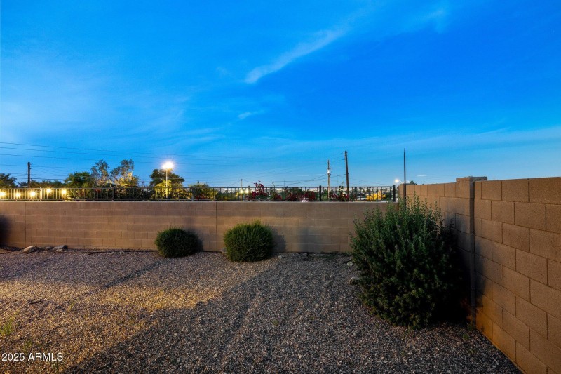 59-web-or-mls-7707-s-43rd-pl