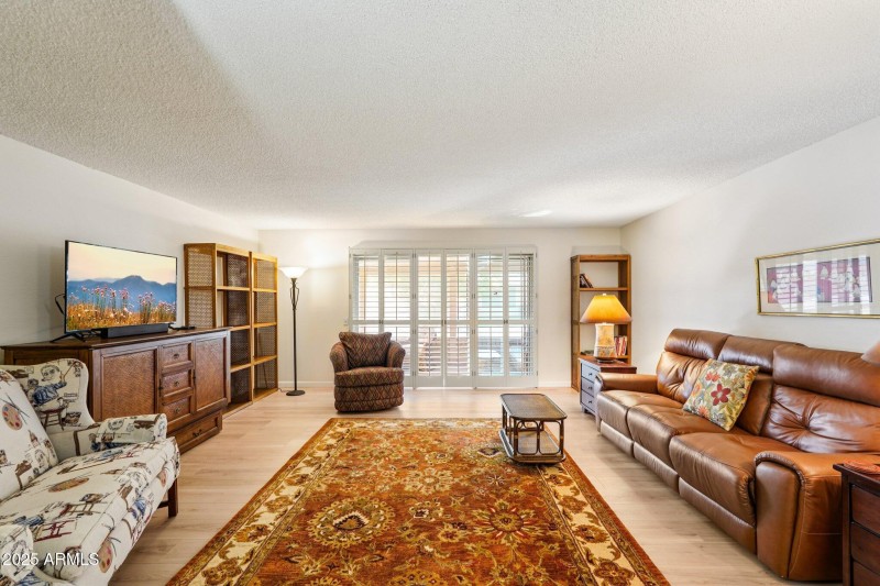 17-web-or-mls-125th Ave-S1211-017