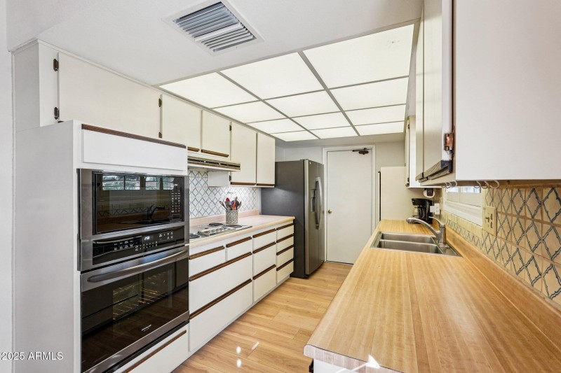 22-web-or-mls-125th Ave-S1211-022