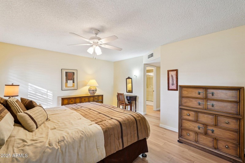 30-web-or-mls-125th Ave-S1211-030