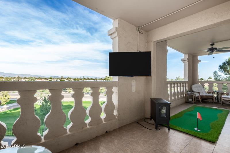 WATCH TV ON OUTDOOR BALCONY