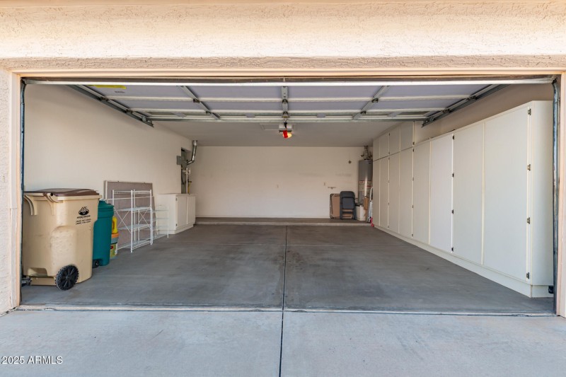27 2-Car Garage w/ cabinets