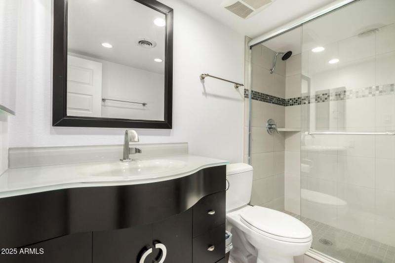 SECOND ENSUITE BATH WITH LARGE SHOWER