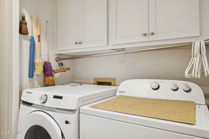 30-web-or-mls-1467-e-boston-st