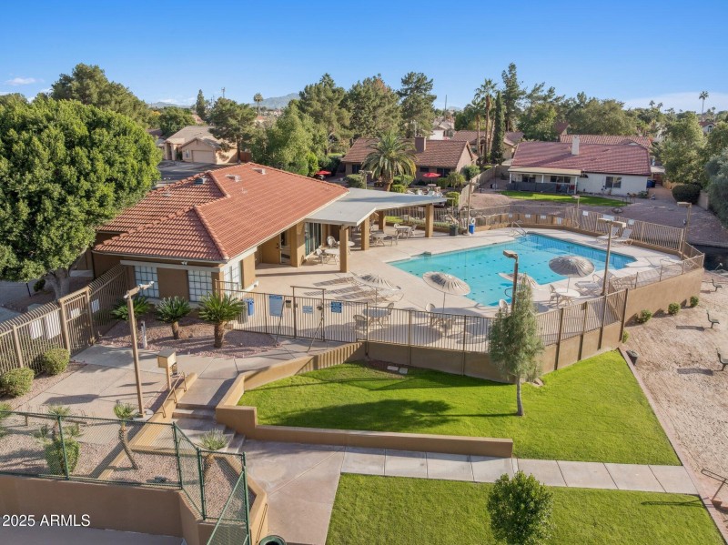 43-web-or-mls-1467-e-boston-st