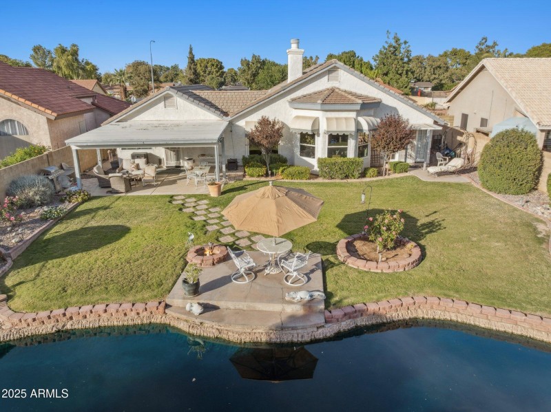 50-web-or-mls-1467-e-boston-st