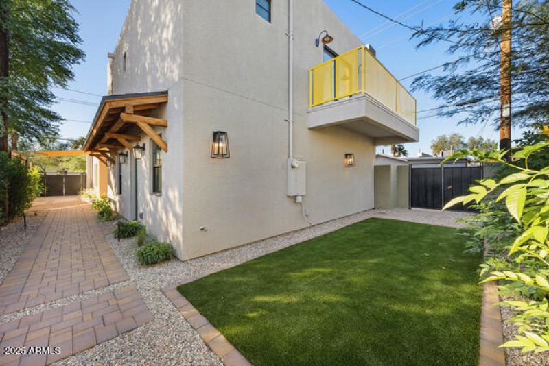 Sheridan rear yard Balcony