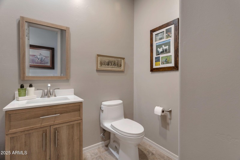 33572 N 79th Way Hallway Powder room