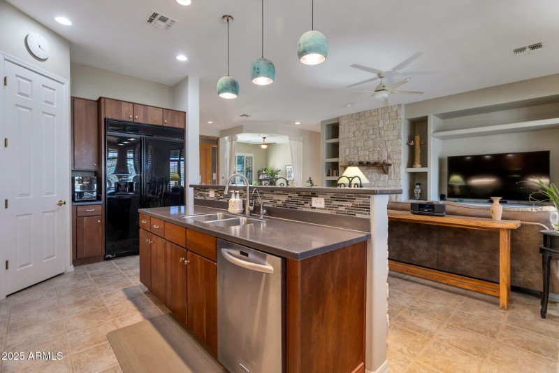 33572 N 79th Way Kitchen out to great ro