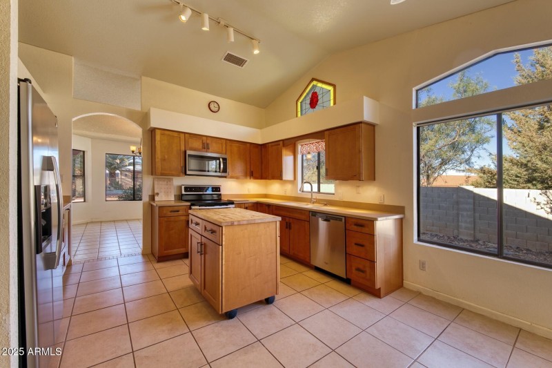 082053-3623 East Navaho Street