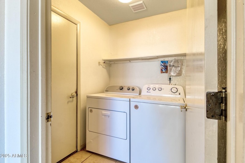 082108-3623 East Navaho Street