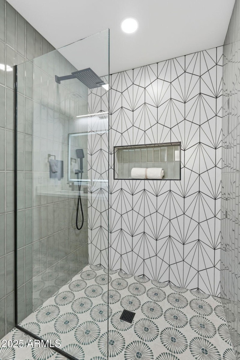 14-web-or-mls-014_ListerPros Jourdyn Wig