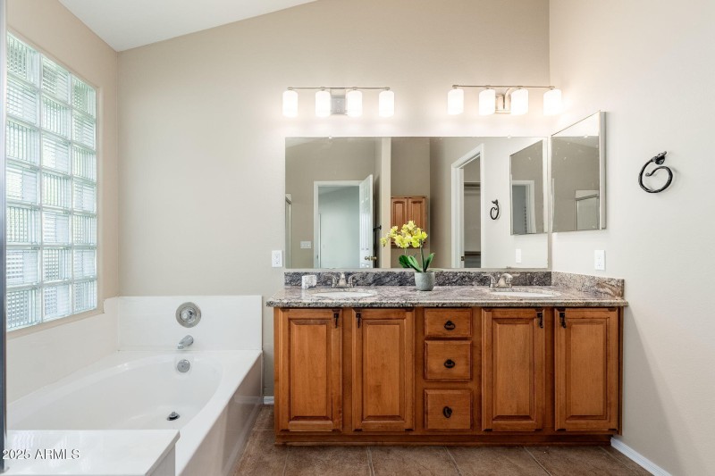 4154 E Rockledge Rd - 22